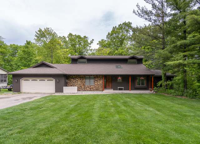 Property at 5515 Coit Ave NE, Grand Rapids, MI 49525, 4 beds, 2.5 baths