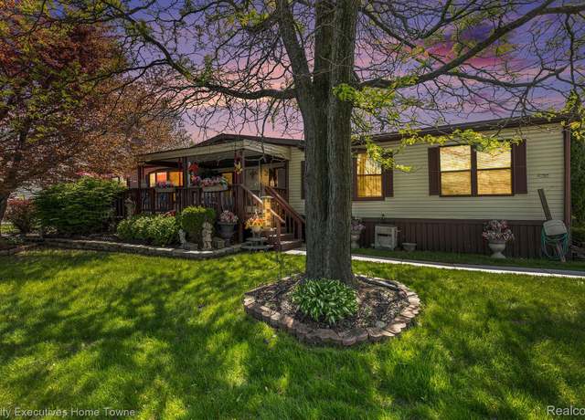 Property at 20616 Harmony Dr, Clinton Township, MI 48036, 3 beds, 2 baths