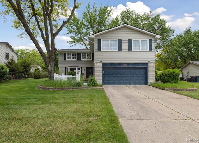 Property at 4134 Cypress Dr, Troy, MI 48085, 5 beds, 2.5 baths