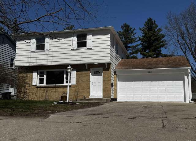 Property at 1922 Vernon St, Saginaw, MI 48602, 3 beds, 1.5 baths