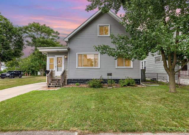 Property at 2219 Broadway St, Bay City, MI 48708, 4 beds, 1.5 baths