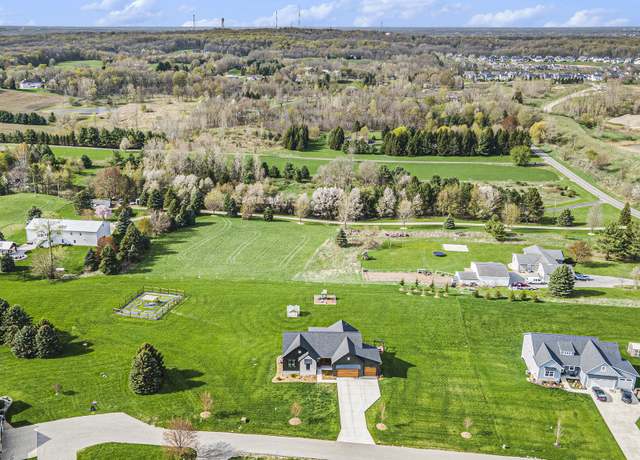 Property at 10431 Eastern Ave SE, Wayland, MI 49348, 6 beds, 3.5 baths