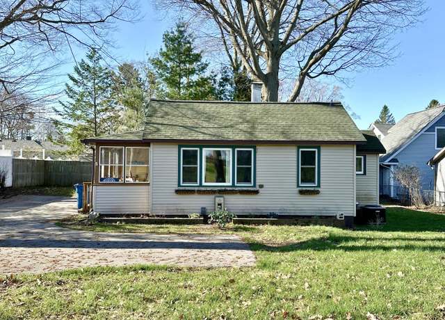 Property at 963 Lake Ave, Ludington, MI 49431, 2 beds, 1 bath