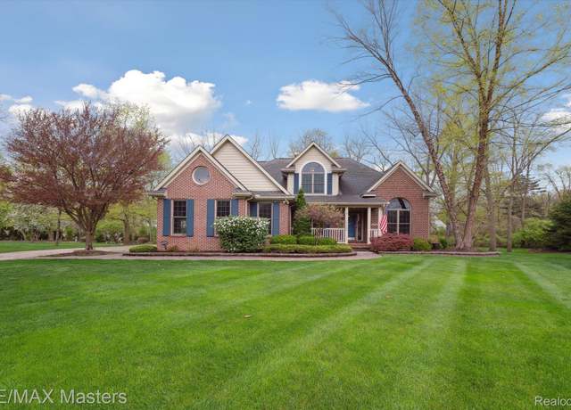 Property at 25064 Hazelnut Ct, Grosse Ile, MI 48138, 4 beds, 2.5 baths