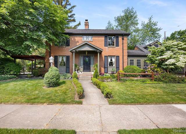 Property at 260 S Highland St, Dearborn, MI 48124, 3 beds, 2.5 baths