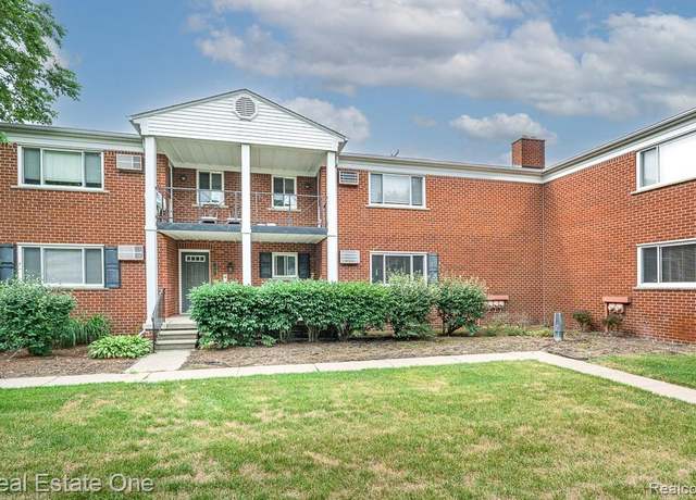 Property at 1097 Tienken Ct, Rochester Hills, MI 48306, 2 beds, 1 bath
