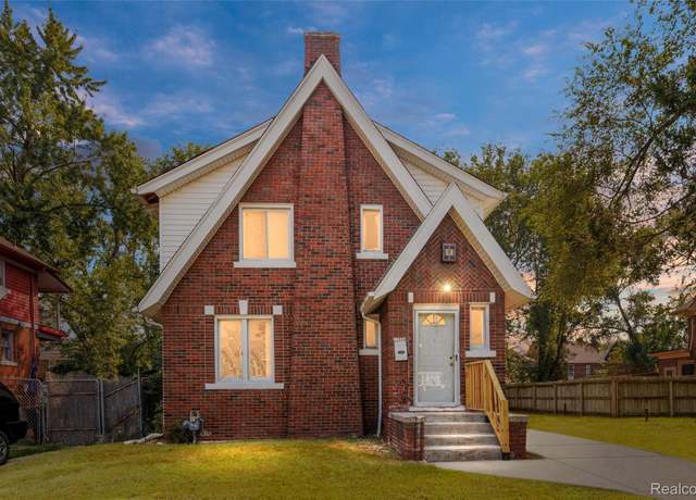 Property at 17536 Pennington Dr, Detroit, MI 48221, 3 beds, 1.5 baths