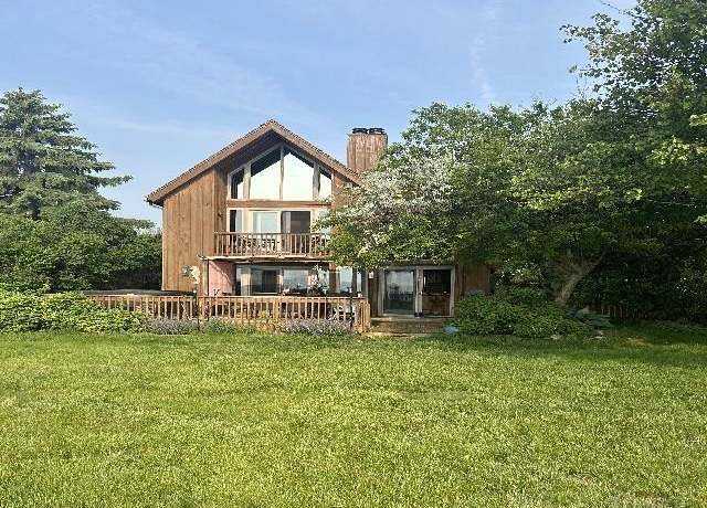 Property at 39470 Lakeshore Dr, Harrison Township, MI 48045, 3 beds, 2 baths