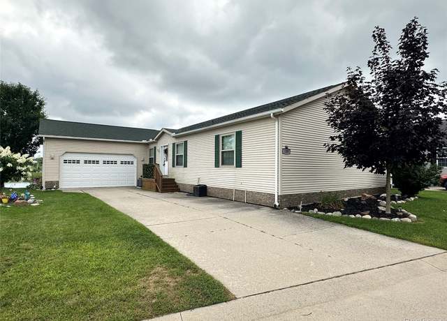 Property at 148 Pine Lakes Dr W, Lapeer Township, MI 48446, 3 beds, 2 baths