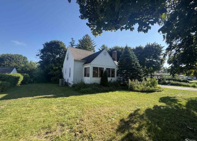 Property at 5400 E Albain Rd, Monroe, MI 48161, 4 beds, 1 bath