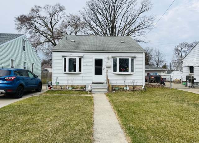 Property at 28381 Hillview St, Roseville, MI 48066, 3 beds, 1 bath