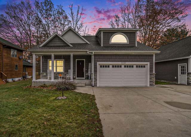 Property at 18481 N Fruitport Rd, Spring Lake, MI 49456, 3 beds, 3.5 baths