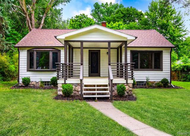 Property at 19355 Mckinnon St, Roseville, MI 48066, 2 beds, 1 bath