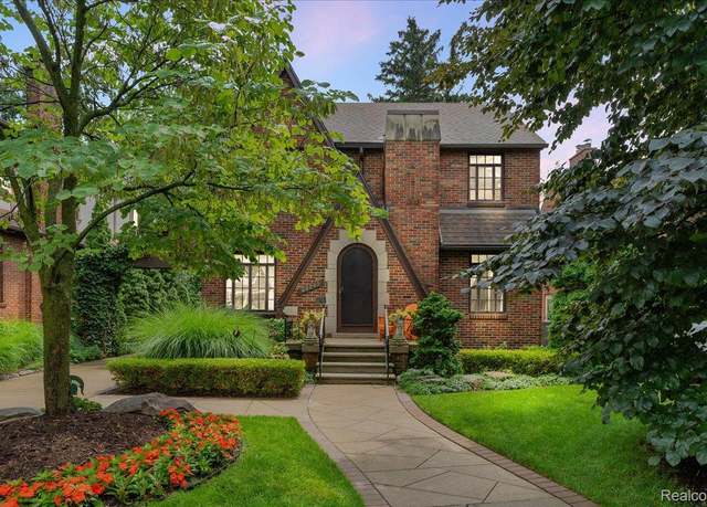 Property at 22643 Law St, Dearborn, MI 48124, 3 beds, 1.5 baths