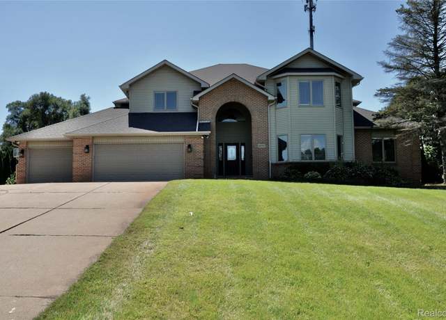 Property at 6370 Stonewood Dr, White Lake Charter Township, MI 48383, 4 beds, 4.5 baths
