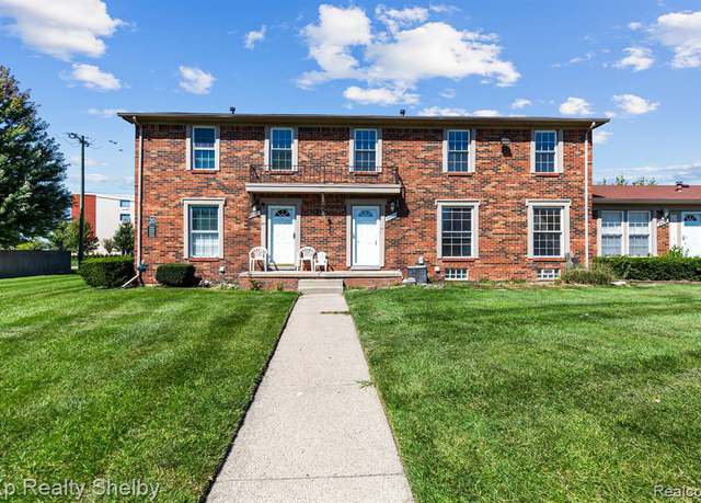 Photo of 35223 Tall Oaks Dr, Sterling Heights, MI 48312