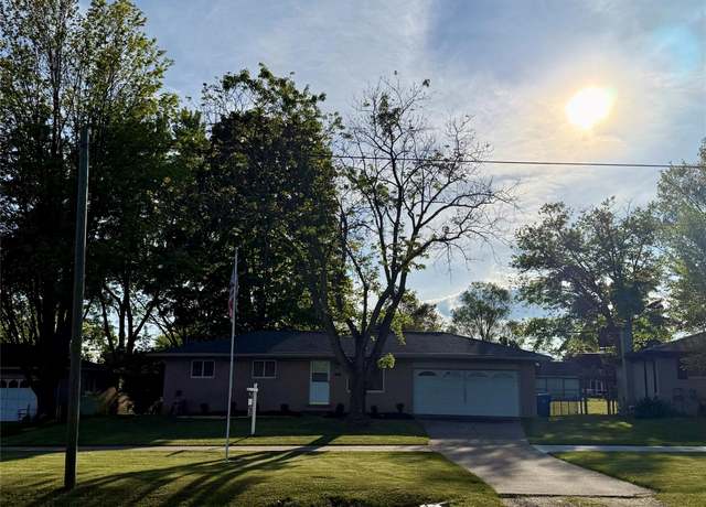 Property at 1903 Crescent Lake Rd, Waterford, MI 48327, 3 beds, 1 bath