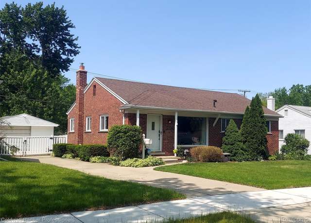 Property at 32100 Marblehead Rd, Farmington, MI 48336, 3 beds, 2.5 baths