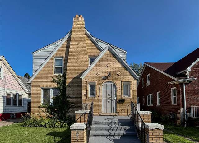 Property at 11824 Wilshire Dr, Detroit, MI 48213, 3 beds, 1.5 baths
