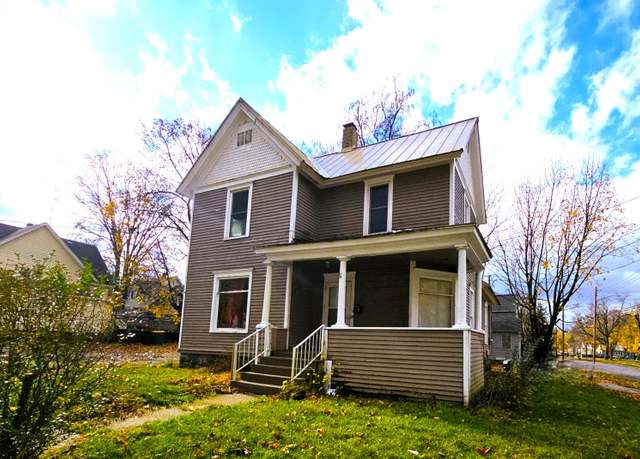 Property at 138 Meachem Ave, Battle Creek, MI 49037, 4 beds, 2 baths