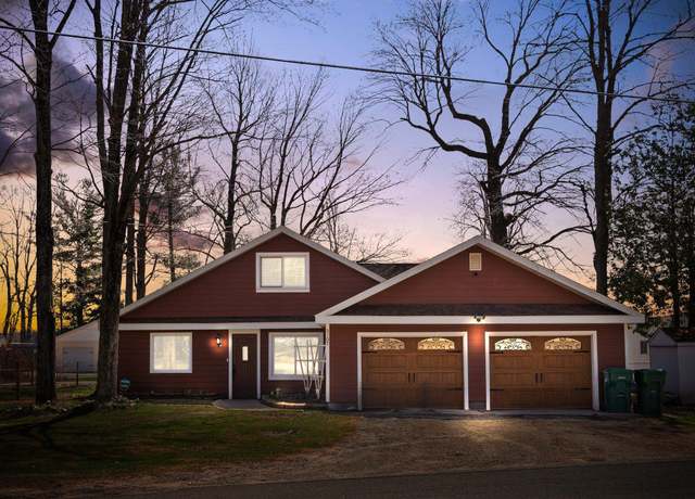 Property at 3107 W Lake Mitchell Dr, Cadillac, MI 49601, 5 beds, 3 baths