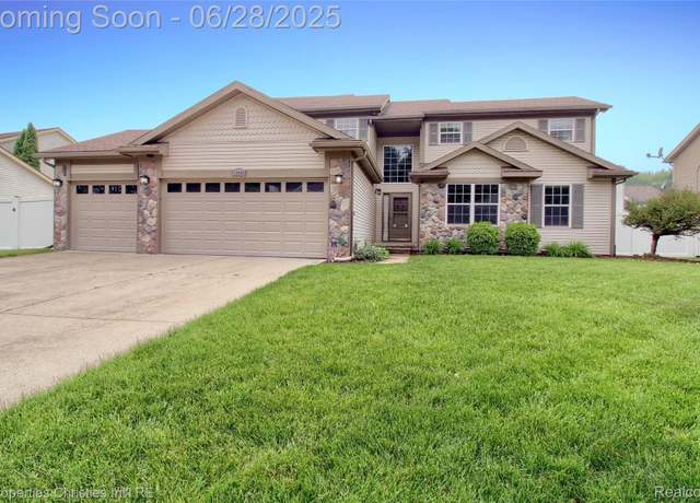 Property at 18594 Lawrence Ln, New Boston, MI 48164, 4 beds, 2.5 baths