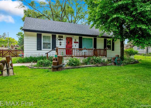 Property at 30555 Park St, Roseville, MI 48066, 3 beds, 1 bath