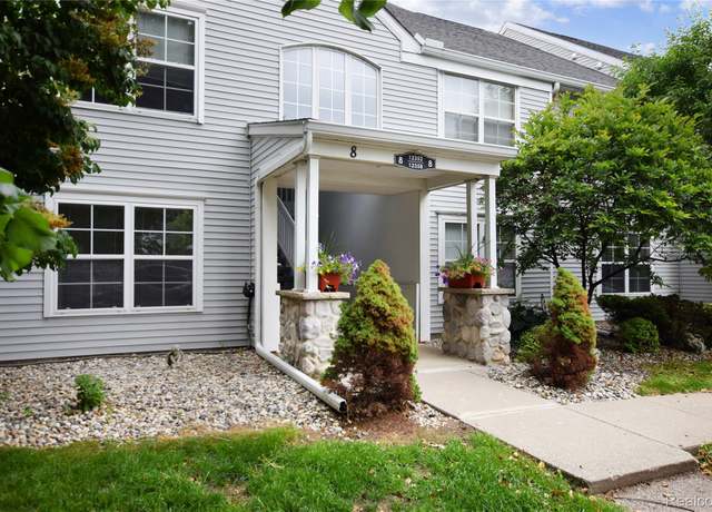 Property at 12352 Saint Andrews Way, Fenton, MI 48430, 2 beds, 2 baths