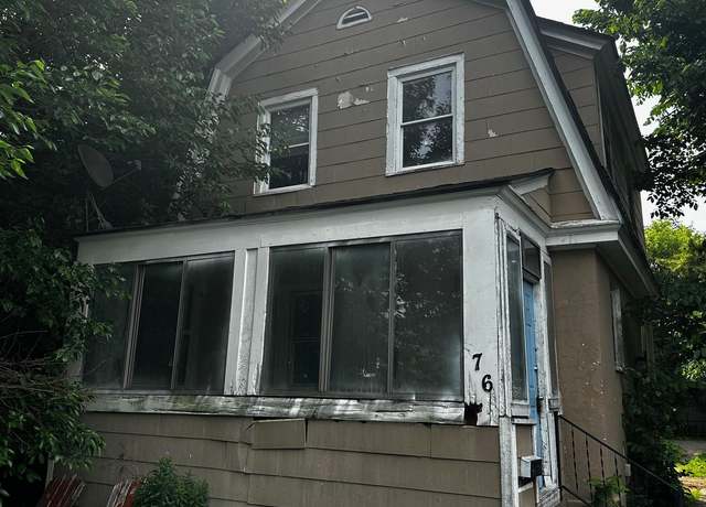 Property at 76 Oliver St, Pontiac, MI 48342, 3 beds, 1 bath