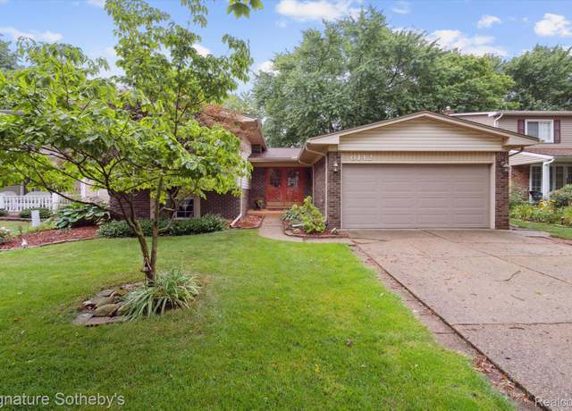 Property at 6142 Wedgewood Rd, Canton, MI 48187, 4 beds, 2.5 baths