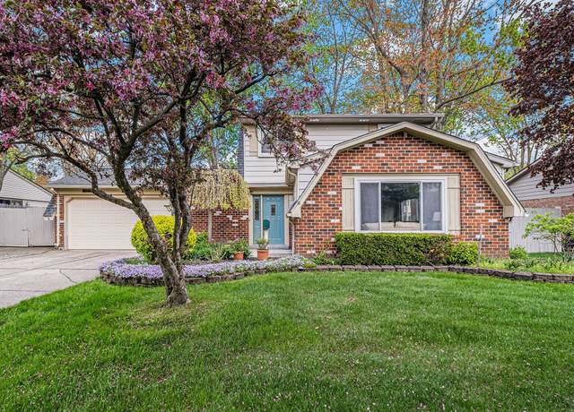 Property at 4036 Cypress Dr, Troy, MI 48085, 3 beds, 2.5 baths