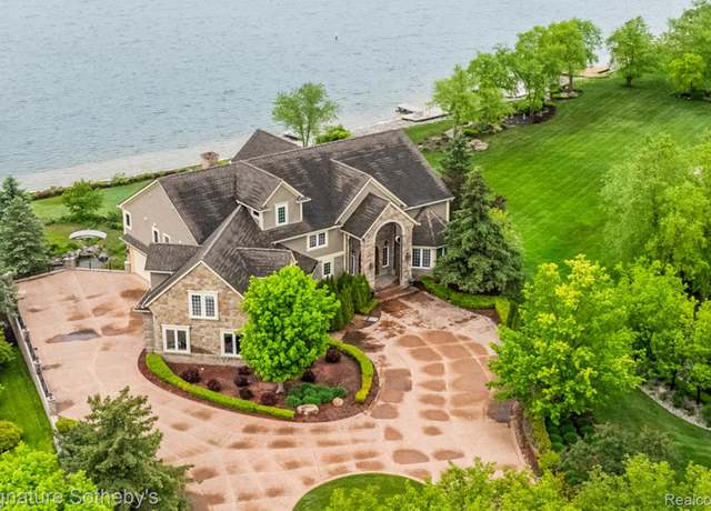 Property at 10611 Lighthouse Pt, South Lyon, MI 48178, 5 beds, 4.5 baths