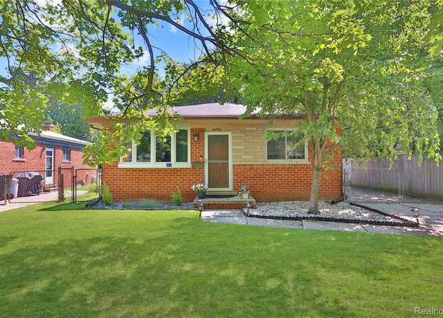 Property at 24916 Labadie St, St Clair Shores, MI 48080, 3 beds, 1.5 baths