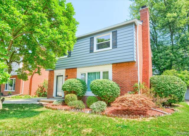 Property at 20728 Christine Ct, Grosse Pointe Woods, MI 48236, 3 beds, 1.5 baths