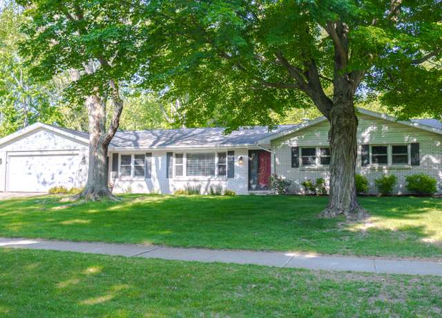 Property at 4873 Terrace Ln, St Joseph, MI 49085, 4 beds, 2.5 baths