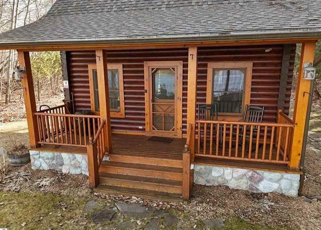 Property at 3900 Swaney Rd, Traverse City, MI 49686, 1 bed, 1 bath