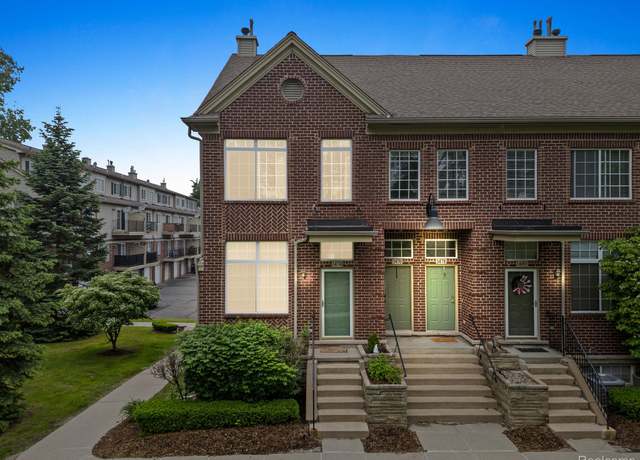Property at 1474 Crimson Way, Walled Lake, MI 48390, 2 beds, 1 bath