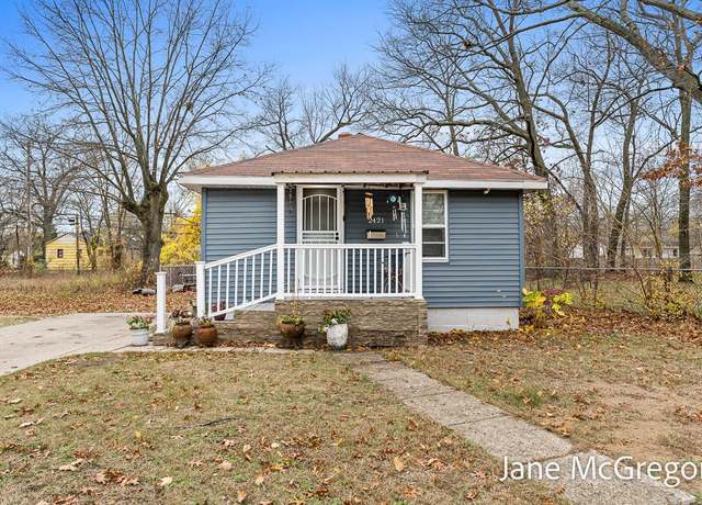 Property at 2421 Manz St, Muskegon, MI 49444, 2 beds, 1 bath
