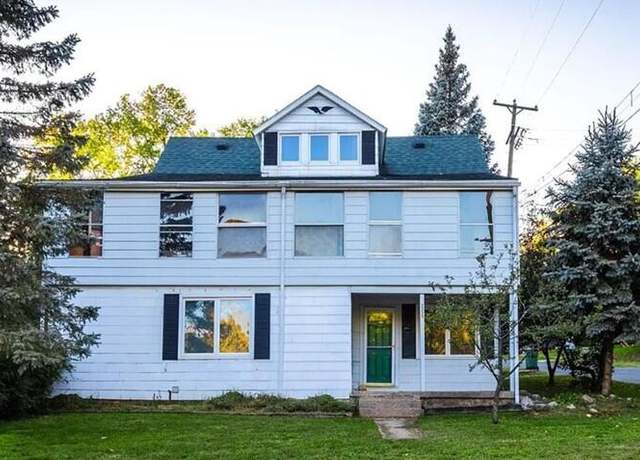 Property at 2255 Gaynor Ave NW, Grand Rapids, MI 49544, 4 beds, 2 baths