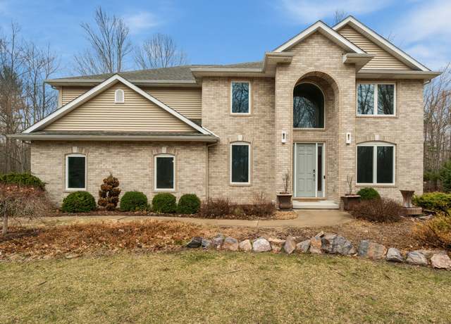 Property at 3455 E Shady Ridge Ln, Midland, MI 48642, 4 beds, 3.5 baths