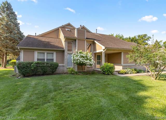 Property at 9412 Westwind Dr, Livonia, MI 48150, 2 beds, 2.5 baths