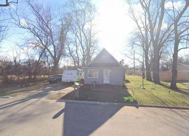 Property at 2902 JOHN PORTIS, PORT HU 2902 John L Portis, Port Huron 48060 Dr, Port Huron, MI 48060, 2 beds, 1 bath