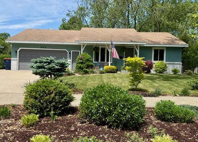 Property at 307 W 30th St, Holland, MI 49423, 4 beds, 2 baths