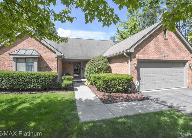 Property at 816 Maplewood Ct, Brighton, MI 48116, 3 beds, 3 baths