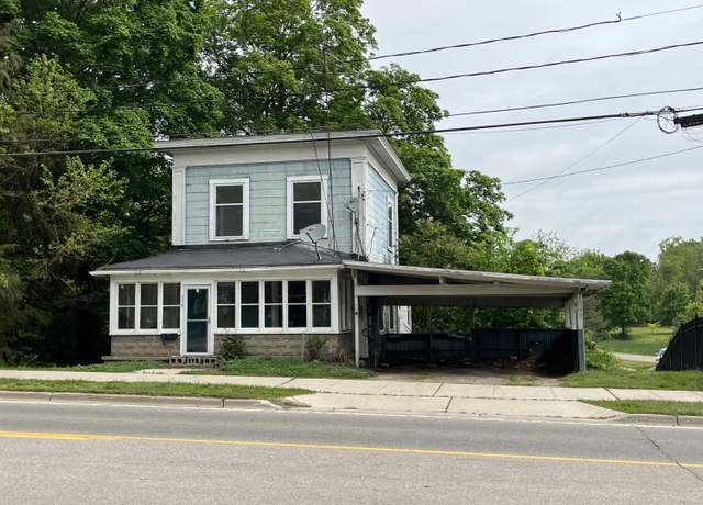 Property at 226 Monroe St, Allegan, MI 49010, 3 beds, 1 bath