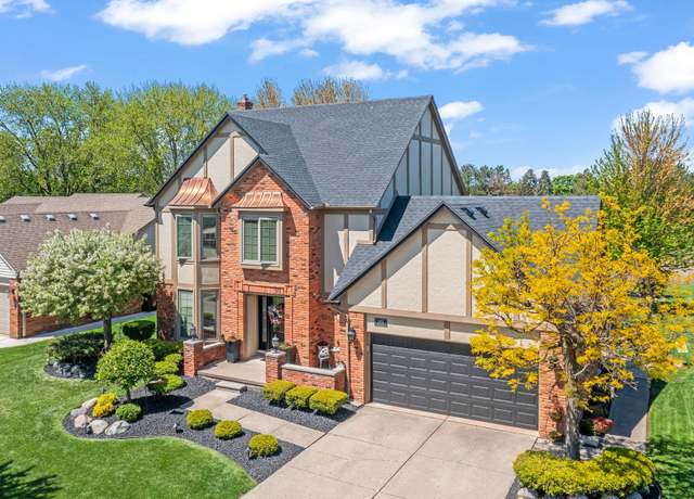 Property at 14935 Crofton Dr, Shelby Twp, MI 48315, 3 beds, 2.5 baths