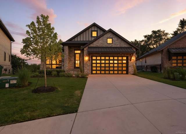 Property at 54714 Camden Ct, Shelby Twp, MI 48316, 3 beds, 2 baths