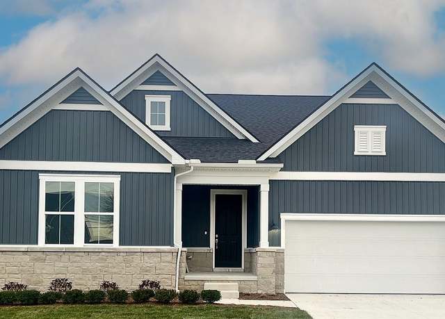 Property at 20352 Banbury Ct, Macomb, MI 48044, 3 beds, 2 baths