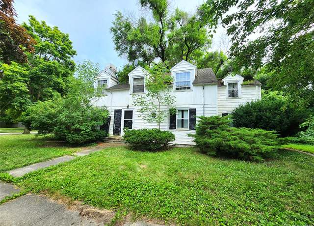 Property at 1603 Spruce St, Saginaw, MI 48601, 4 beds, 2.5 baths