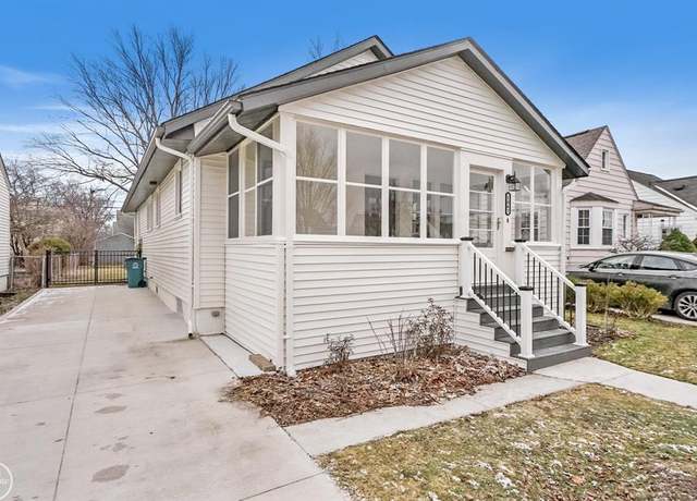Property at 1047 Harvard Rd, Berkley, MI 48072, 3 beds, 2 baths